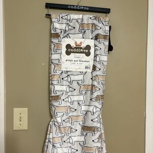 Cuddlove White Neutral Colored Dachshund Blanket Plush Pet Blanket 50 x 70 NWT
